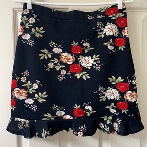 🌷3 for$25🌷SHEIN, US M, Black White & Red Floral Ruffle Bottom Skirt, NWOT
